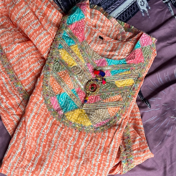 Suit - Picture 4 of 5